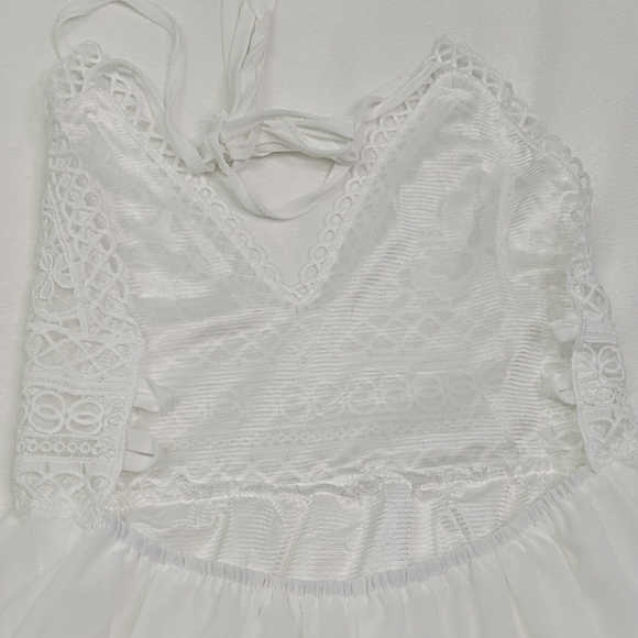 Stunning open back lace top maxi dress - Picture 8 of 8